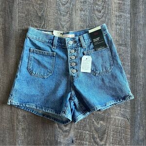 NWT Levi 80s Mom Shorts